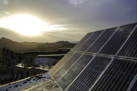 احداث نیروگاه خورشیدی دراستان سمنان از ۲ مگاوات به ۲۰ مگاوات افزایش یافته