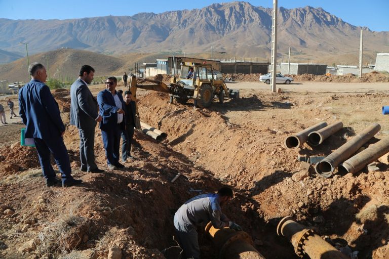مدیر عامل آبفای اصفهان از تاسیسات آبی شهرستان فریدونشهر بازدید کرد