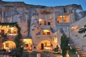 شبكه‌ی فشار ضعیف روستای تاریخی كندوان و كهنمو اصلاح شد