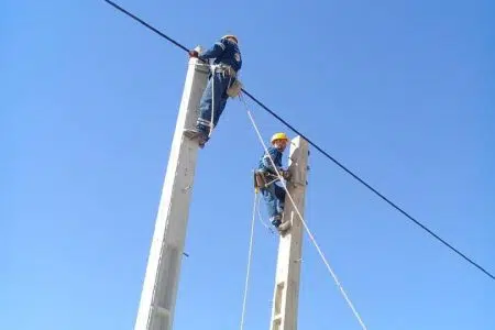 اجرای طرح بهینه سازی ۱۷ هزار متر شبکه توزیع برق در شهرستان سمنان