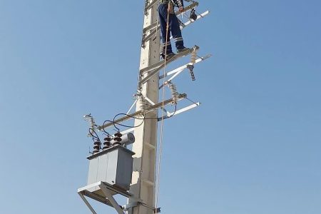 اجرای دو پروژه بهینه سازی و احداث شبکه توزیع برق در شهرستان سرخه