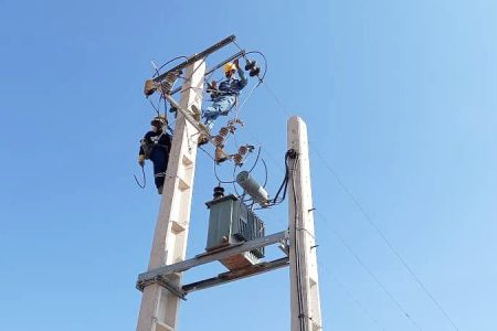 اجرای 21 رزمایش خدمت متعالی برای اصلاح و بهینه سازی شبکه های توزیع برق در استان سمنان
