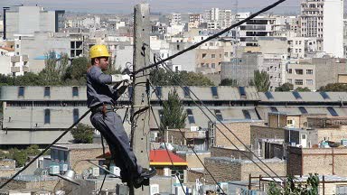 تبدیل ۲۰کیلومتر شبکه برق فشار ضعیف به کابل خودنگهدار در خمین