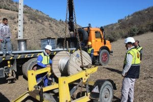 احداث شبکه برق رسانی در روستای«پست دره» و بهره مندی 45 خانوار از نعمت برق