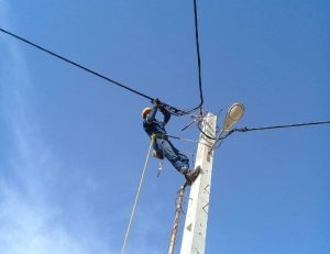 اجرای طرح های بهینه سازی شبکه توزیع برق روستایی در شهرستان دامغان