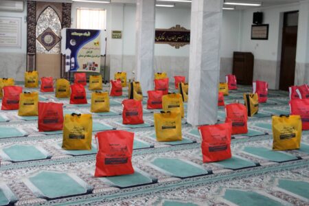 اهداء بسته های معیشتی کارکنان شرکت برق منطقه ای سمنان به نیازمندان