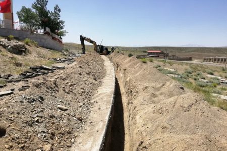 اصلاح و توسعه بیش از 4 کیلومتر از شبکه توزیع آب شهرستان بویین میاندشت