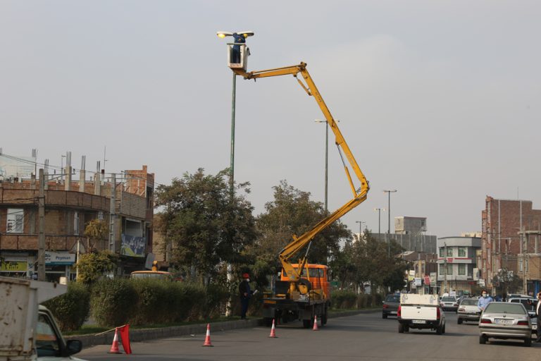 مانور جهادی اصلاح روشنایی معابر در پارس‌آباد