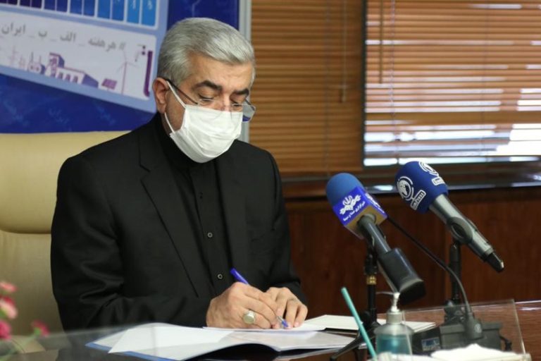 پیام تسلیت وزیر نیرو در پی جان باختن تیم عملیاتی برق در حادثه سیل کرمان