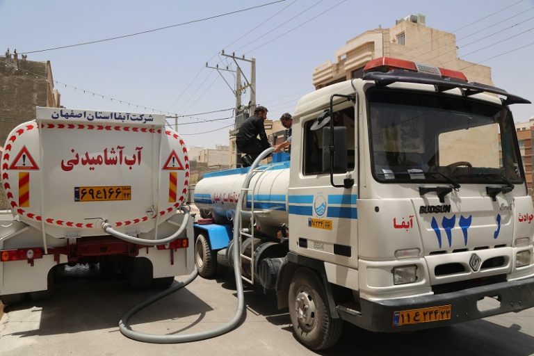 توزیع سیار بیش از یک میلیون و 800 هزار لیتر آب در اصفهان