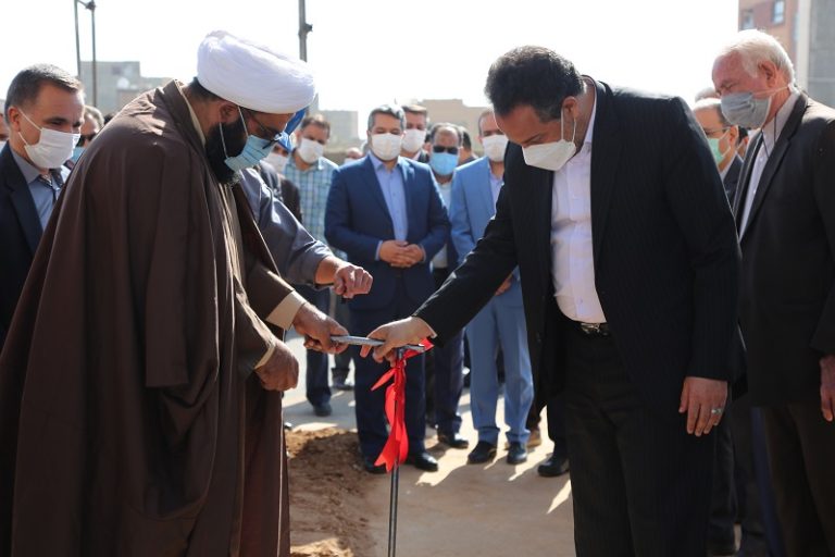 برگزاری آئین گرامی‌داشت پنجاه و پنجمین سالگرد نصب نخستین انشعاب آب در اصفهان