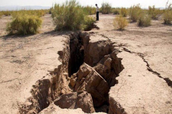 فرونشست زمین با کاهش آبهای زیر زمینی آذربایجان غربی