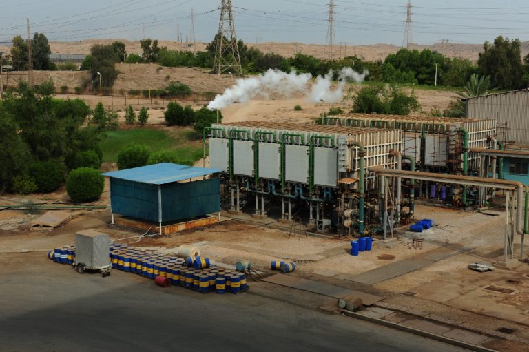 تولید 800 هزار متر مکعب آب مقطر در نیروگاه بندرعباس