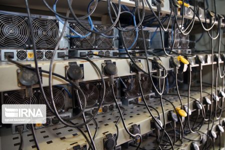 کشف ۲۰ دستگاه ماینر در مدیریت توزیع نیروی برق شهرستان اسفراین