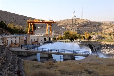 بهره برداری و نگهداری از سد و نیروگاه درودزن فارس به شرکت تعمیرات نیروگاه های برق آبی خوزستان واگذار شد