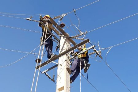 عملیات سرویس و تعمیرات شبکه فشار متوسط شهر مجن انجام شد