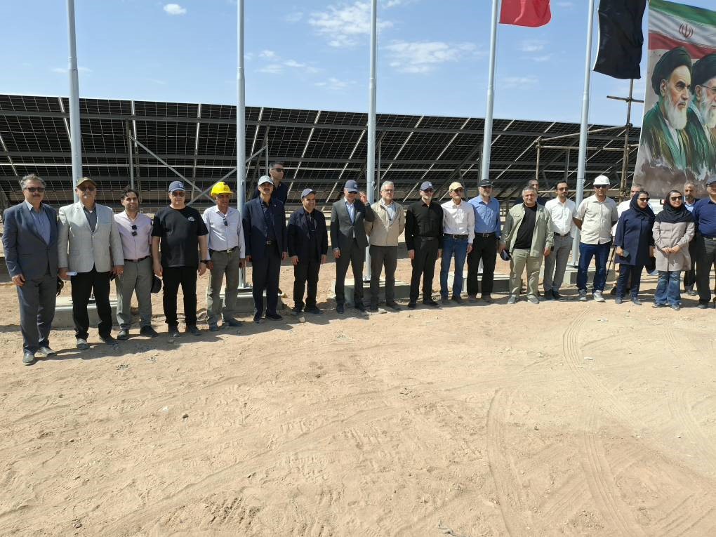 افتتاح ۲۵ مگاوات از ظرفیت ۶۳ مگاواتی نیروگاه خورشیدی شمس‌آباد در استان تهران
