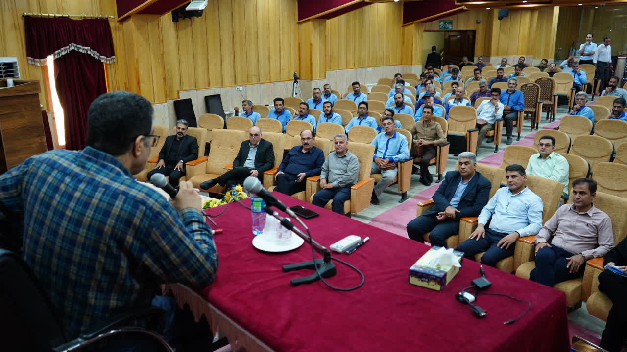 برگزاری دوره آموزشی کارکنان حوزه قرائت کنتور و وصول مطالبات آبفای استان یزد