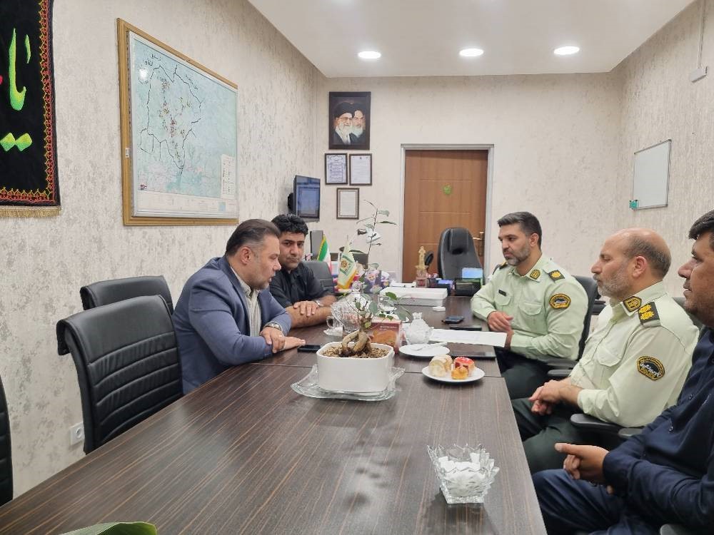 نشست مشترک آبفای رودبار قصران و نیروی انتظامی با هدف مقابله با متخلفین و حفظ منابع آبی