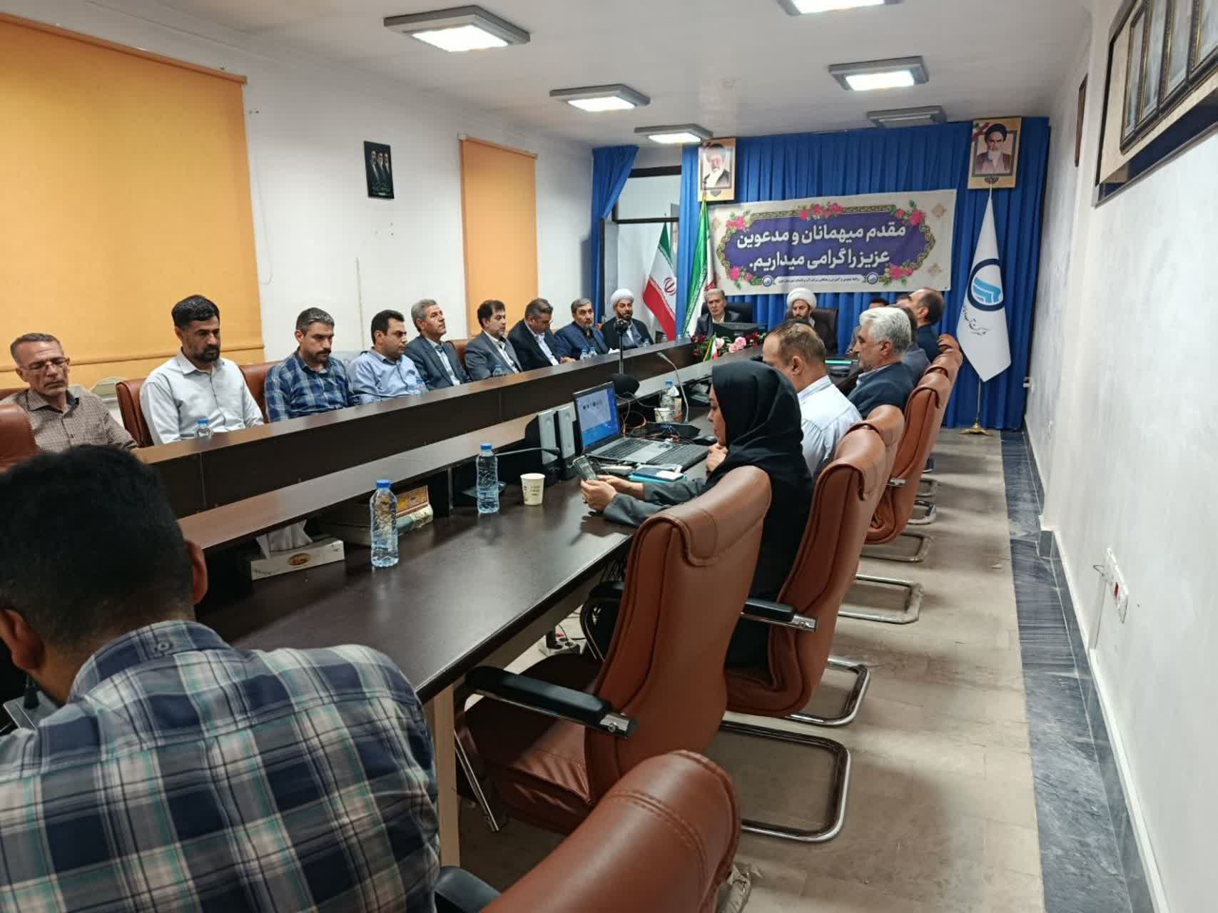 بررسی مسائل و مشکلات حوزه آب و فاضلاب شهرستان خوی با حضور مسئولان شهرستان