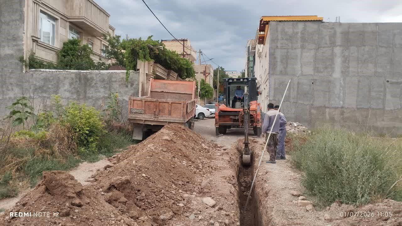 پیشرفت ۷۰ درصدی پروژه شبکه جمع‌آوری فاضلاب خیابان سیدجمال اسفراین در خراسان شمالی