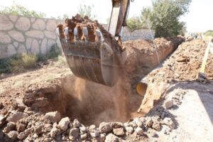 اجرای پروژه اصلاح و توسعه خط انتقال فاضلاب بوئین‌زهرا