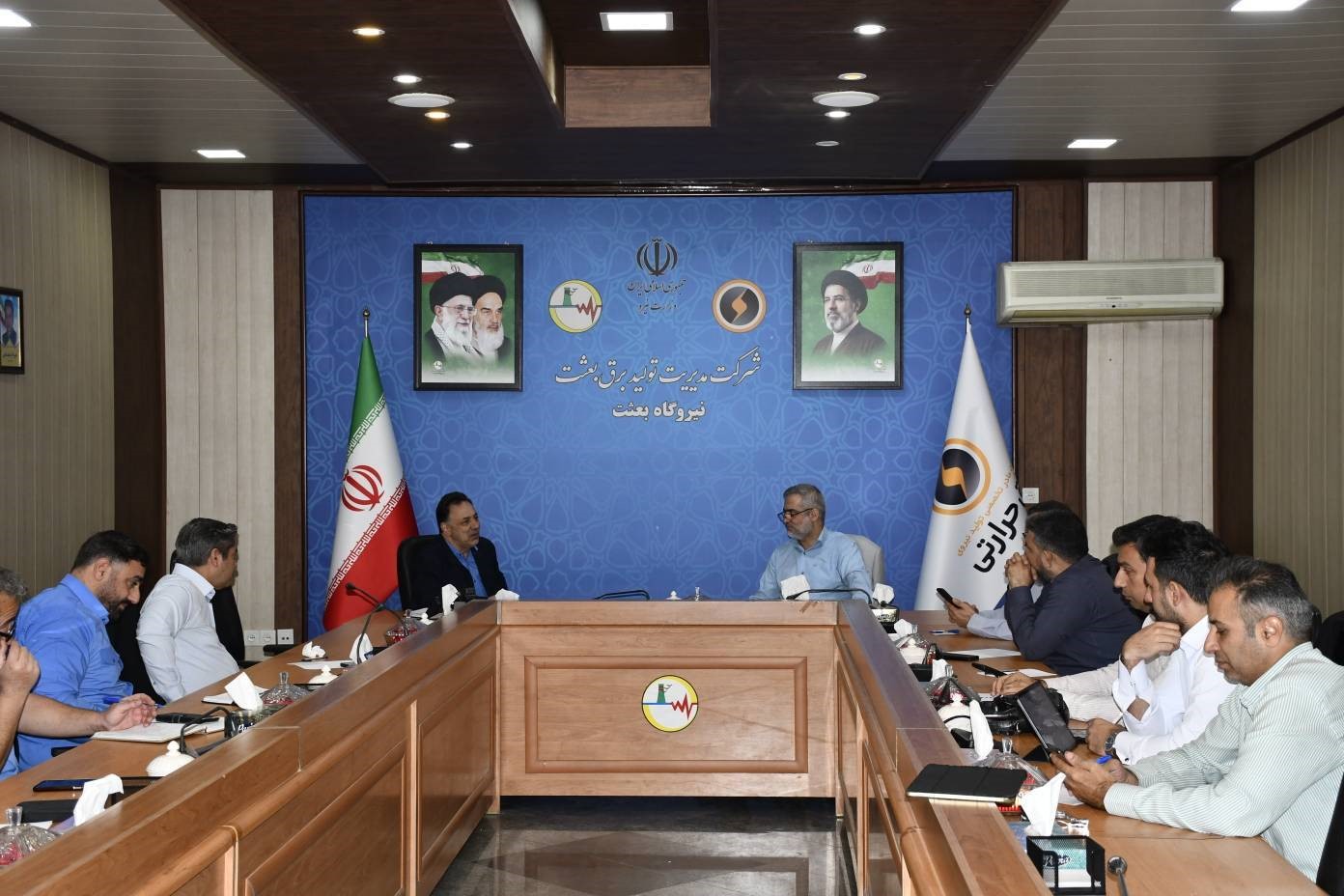 تبادل تجارب مدیران عامل نیروگاههای دولتی تهران در نشست هماهنگی شرکت تولید نیروی برق تهران در نیروگاه برق بعثت