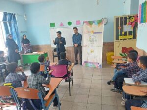 دانش‌آموزان راینی به کمپین «قرار همدلی؛ روشنایی فردای کودکان» پیوستند