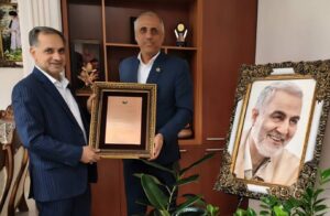 دیدار مدیرعامل شرکت توزیع نیروی برق جنوب استان با بازرس کل استان کرمان و تجلیل از خدمات این سازمان