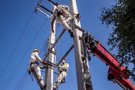 ۹۷ پروژه توزیع برق در شهرستان های سراوان، سوران و مهرستان در حال انجام است