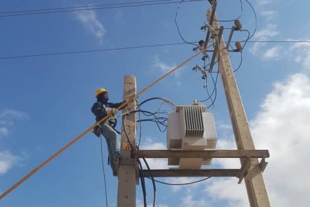 شش پروژه برق رسانی در عرصه صنعت توزیع برق شهرستان مهدیشهر