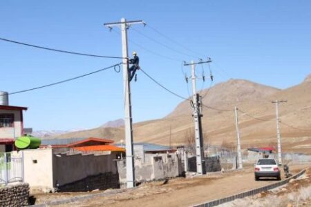 بهسازی شدن شبکه برق ۹ روستا در زبرخان