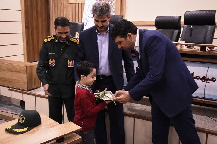 فرزندان کارکنان توزیع برق استان مرکزی در حوزه قرآن تقدیر شدند