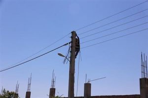 بازدید از اتصالات كابل های برق در سطح شهر تبریز و اصلاح عیوب روشنایی معابر