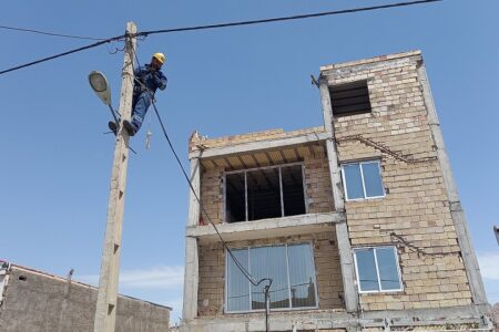 اجرای رزمایش نصب کنتور های متقاضیان برق شهرستان شاهرود