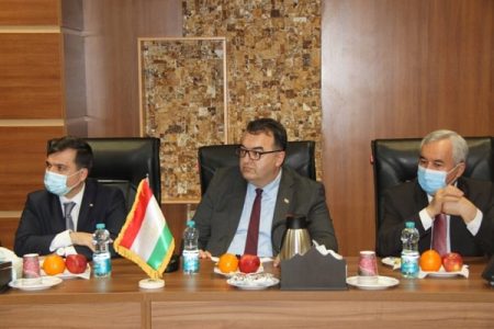 وزیر انرژی و ذخایر آب تاجیکستان از مرکز ملی راهبری شبکه برق کشور بازدید کرد