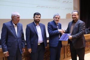 تقدیر از مدیر روابط عمومی شرکت برق منطقه ای فارس