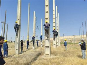 دوره-آموزشی-فن-ورز-شبكه-هوایی-در-برق-تبر