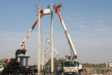 اجرای عملیات گسترده اقدام فراگیرتعمیرات و بهینه سازی شبکه های توزیع برق درکلانشهر اهواز