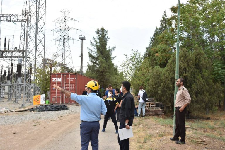 بازدید دانش آموزان دبیرستان شهید مدرس از نیروگاه ری