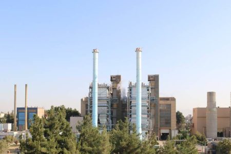متخصصان نیروگاه مشهد با تلاش خود موفق به باز سازی قطعه خارجی شدند