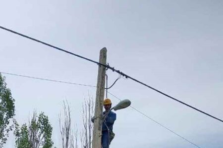 اجرای پروژه تبدیل شبکه در روستای حسین آباد شاهین‌دژ