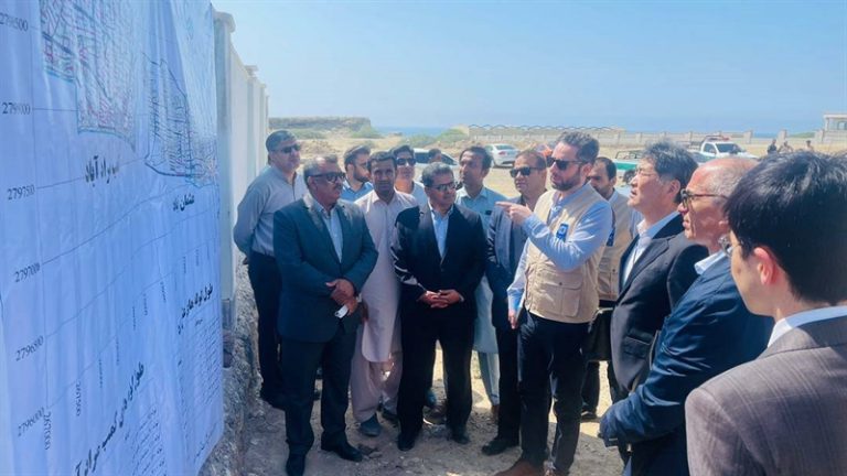 تأمین آب پایدار مجتمع روستایی نوار ساحلی چابهار با احداث آب‌شیرین‌کن