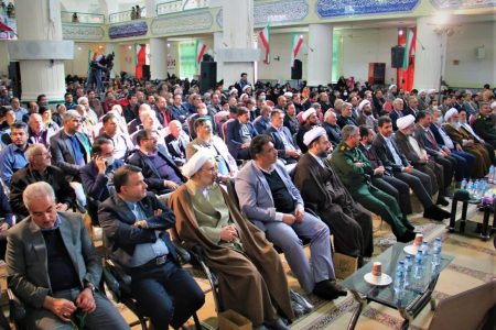 حضور مشاور وزیر نیرو در امور فرهنگی و دینی در هشتمین اجلاس استانی نماز در استان یزد