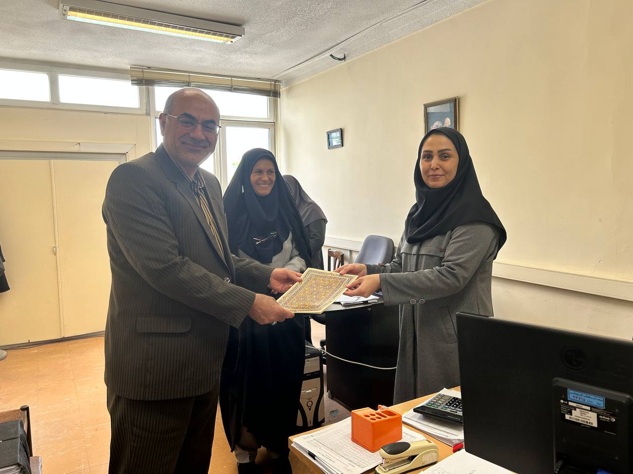 تجلیل-از-دختران-شاغل-و-مشمولان-قانون-جو
