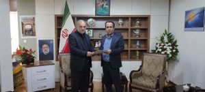 تجلیل فرماندار ارومیه از عکاس و مستندساز شرکت آب و فاضلاب آذربایجان غربی