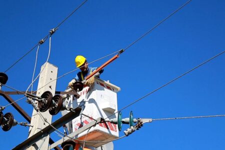 برتری در ارائه خدمات به مشترکین شرکت توزیع برق استان اردبیل