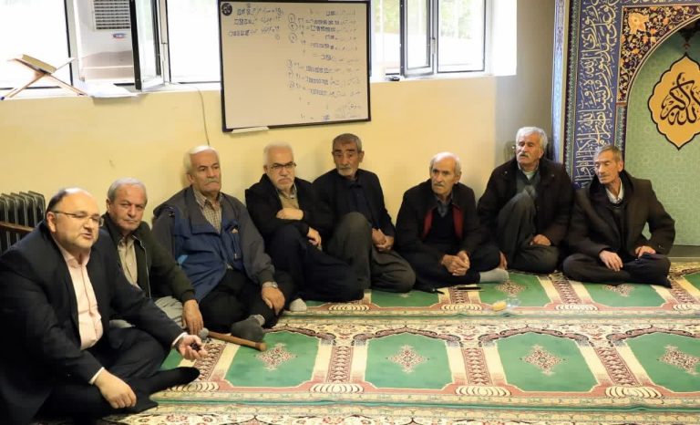 بازنشستگان به لحاظ اجتماعی و اداری، جزء ذخایر هر مجموعه‌ای هستند