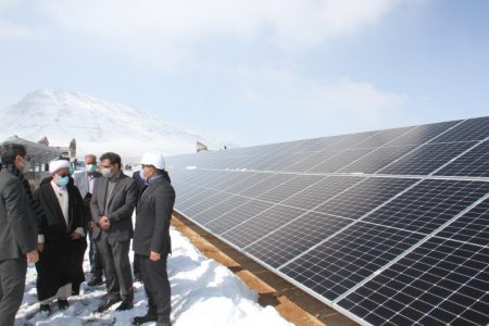پیشرفت 80 درصدی بزرگترین نیروگاه خورشیدی چهارمحال وبختیاری در منطقه سفید دشت