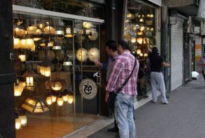 صاحبان صنفی از روشنایی روز برای فضای تجاری خود بهره گیرند